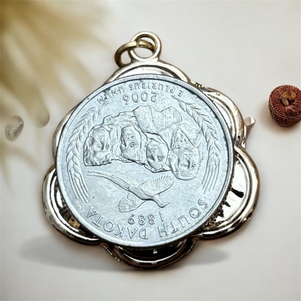 CHANEL White and Gold Camellia Charm - Picture 3 of 3